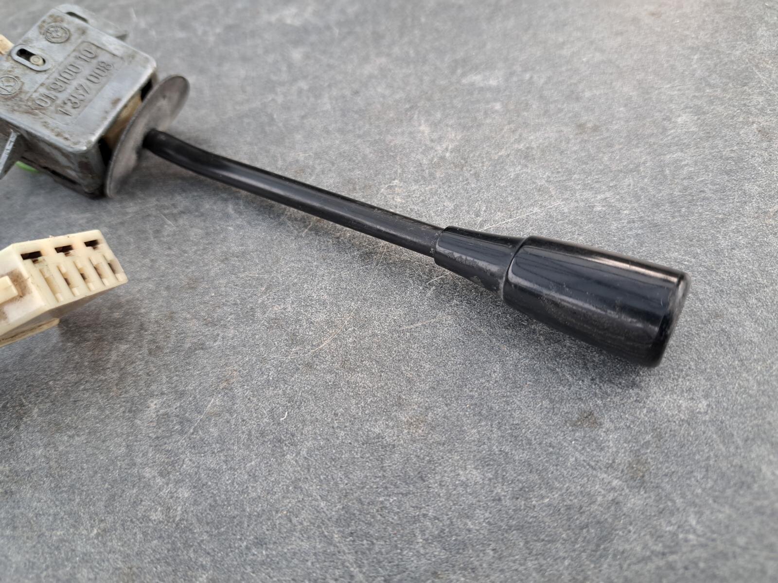 Late turn signal switches - Electrical and Ignition - 2002FAQ