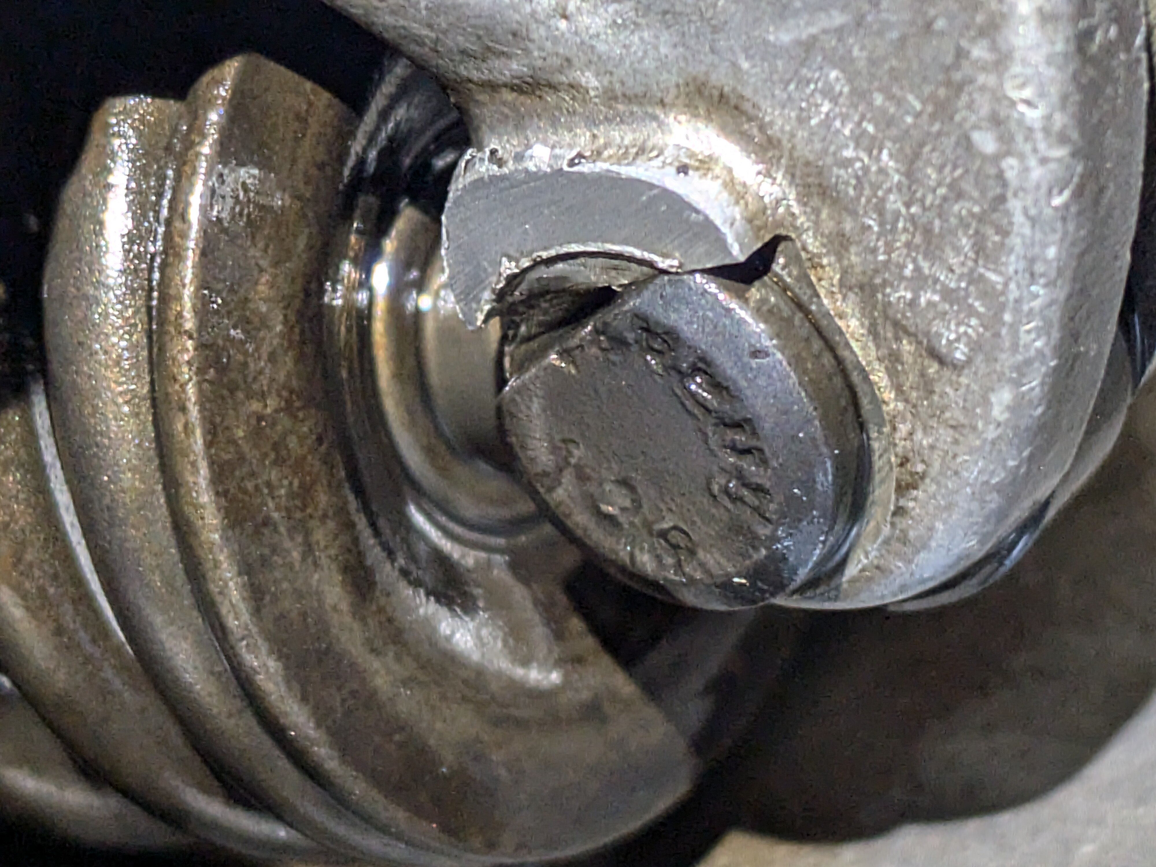 Eccentric Bolt - Rocker gouges? |﻿ BMW 2002 and other '02