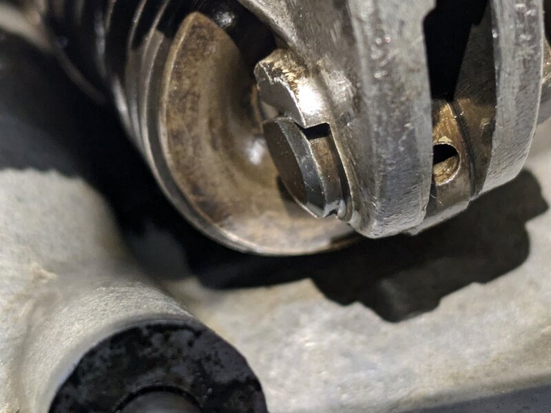 Eccentric Bolt - Rocker gouges? |﻿ BMW 2002 and other '02