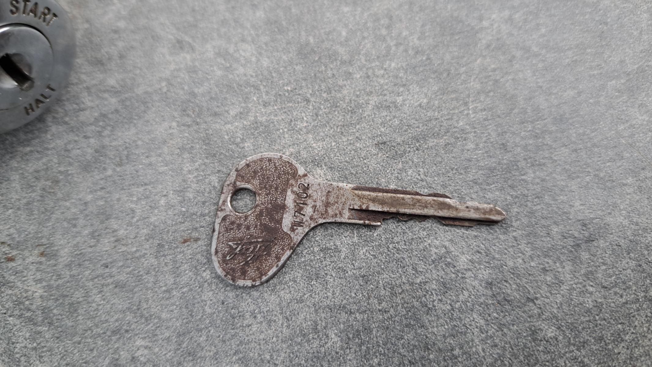 Ignition lock with key - Body and Interior - 2002FAQ