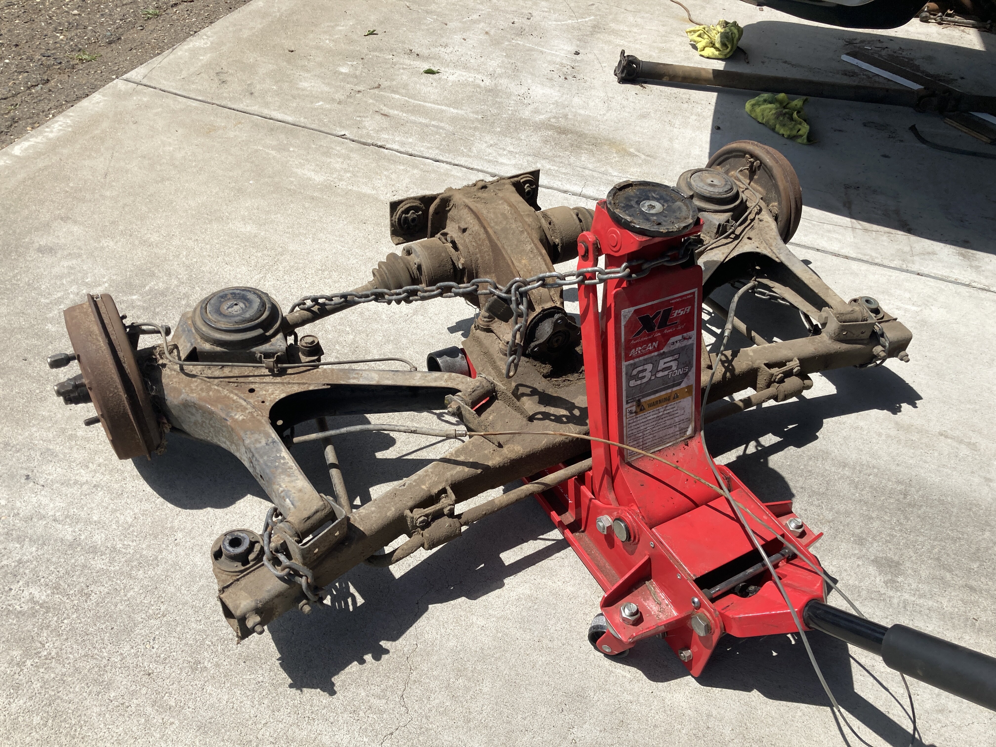 removal of rear sub frame + how to move solo with jack - BMW 2002 and ...