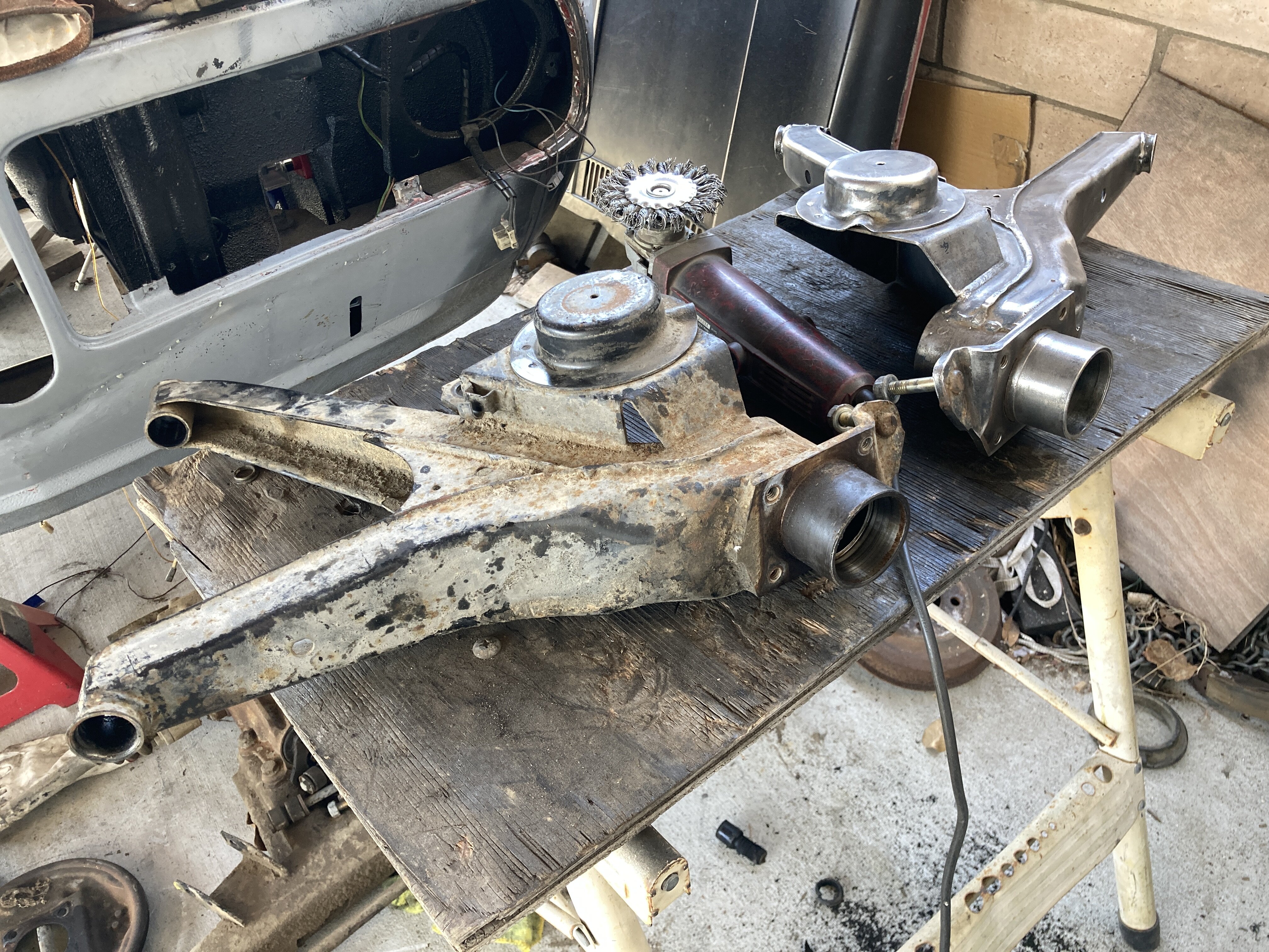 Stripping subframe and all components - 8 hours of grinding |﻿ BMW 2002 ...