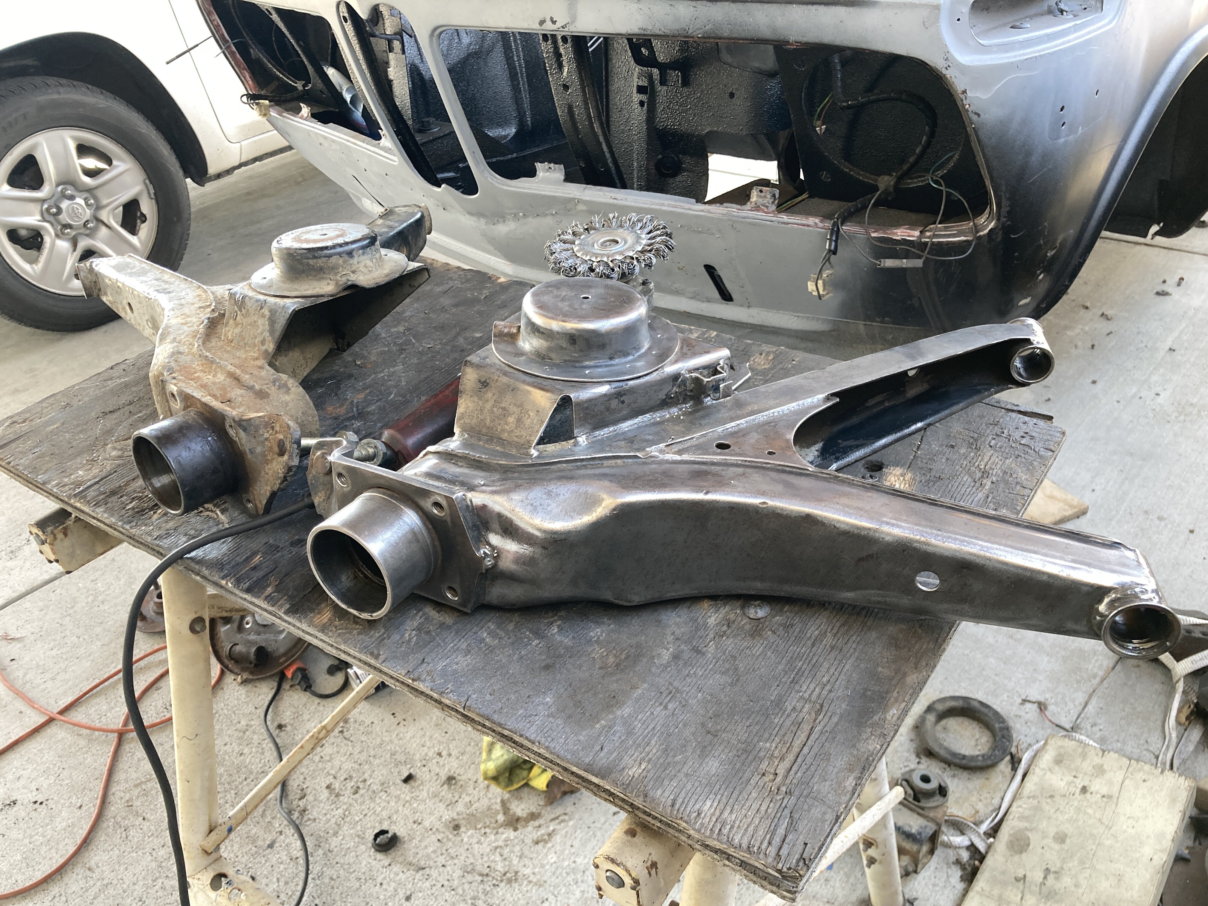 Stripping subframe and all components - 8 hours of grinding |﻿ BMW 2002 ...