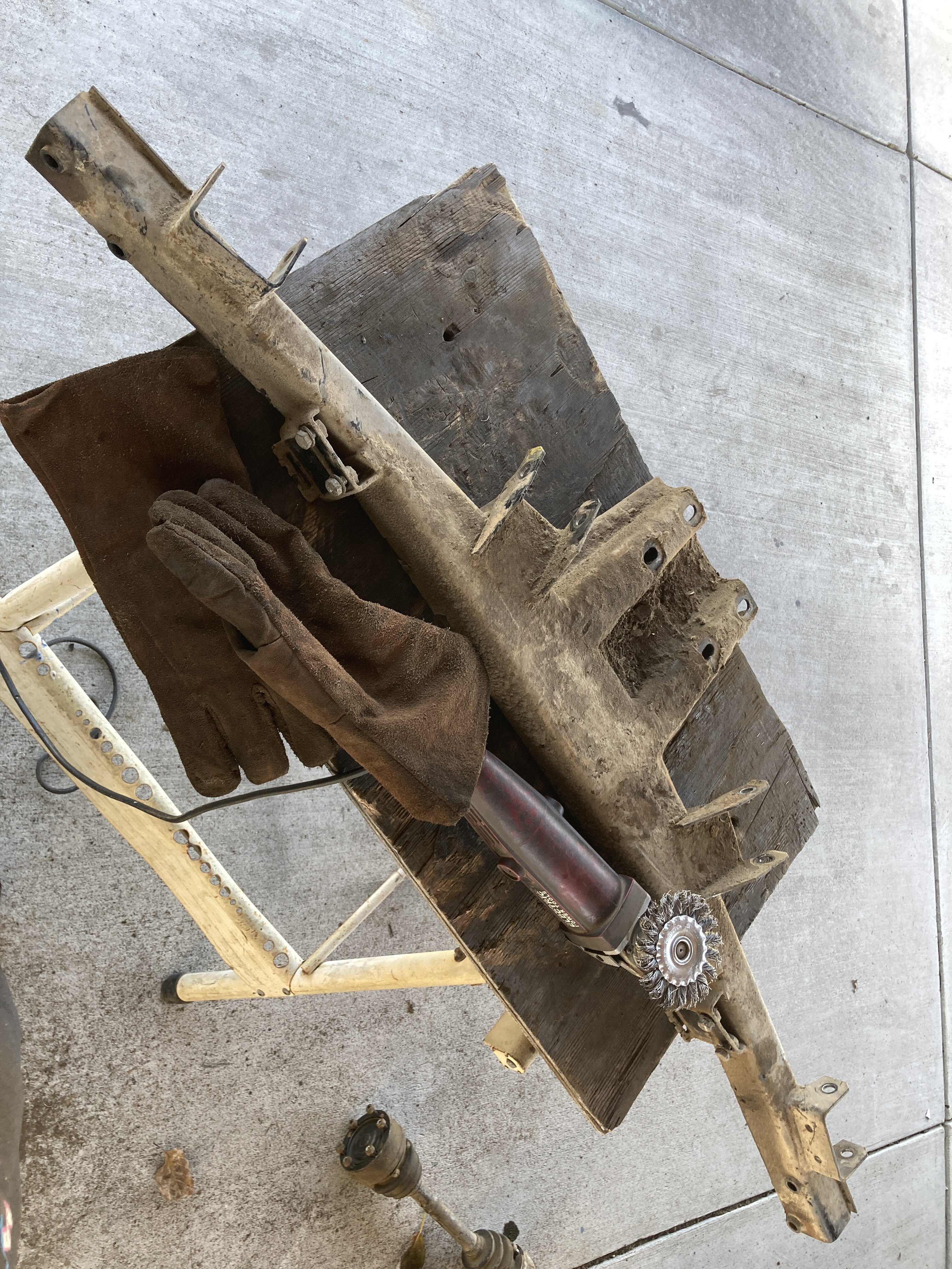 Stripping subframe and all components - 8 hours of grinding - BMW 2002 ...