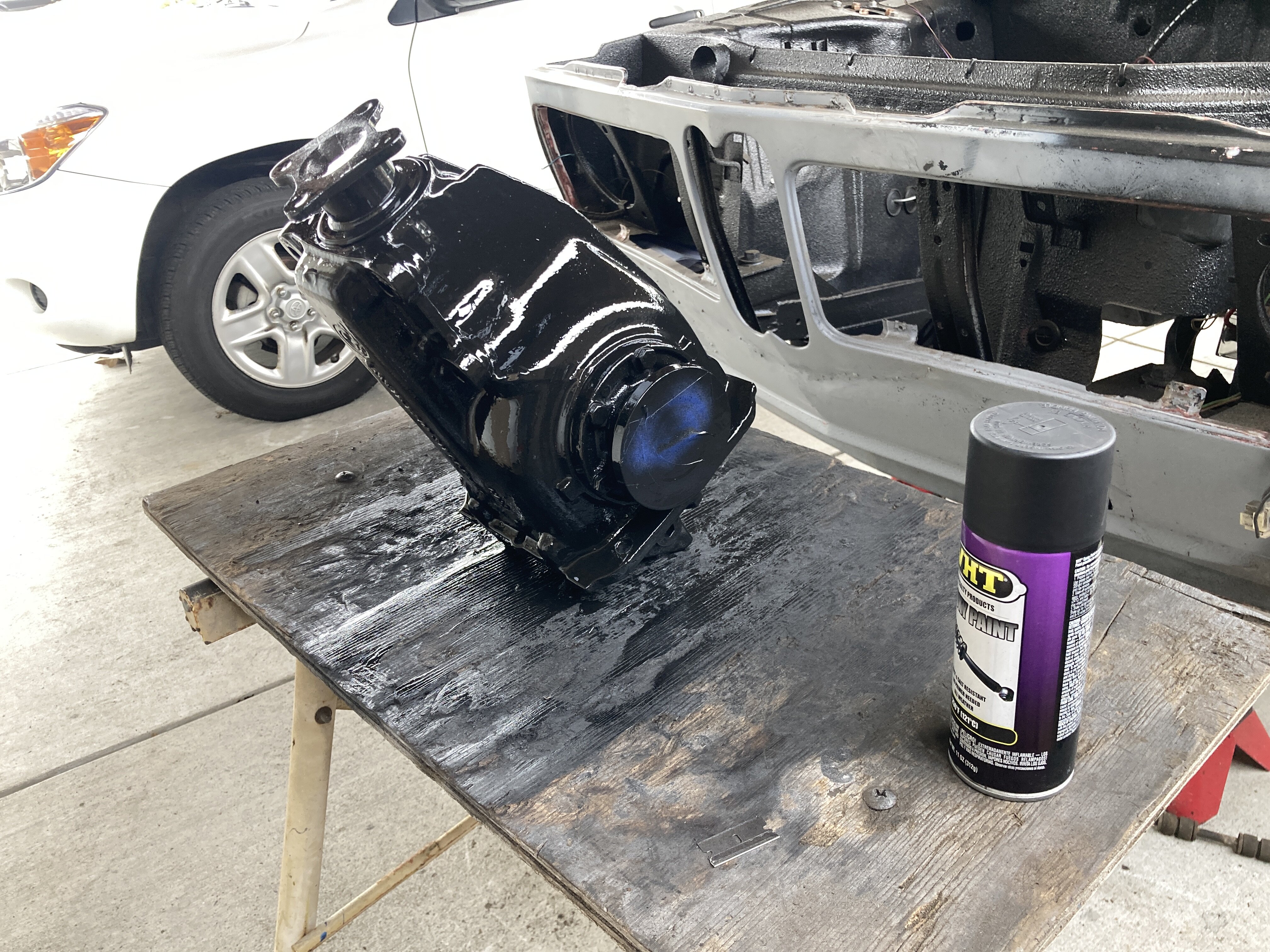 Painted rear diff + installed rear bearings + subframe - BMW 2002 and ...