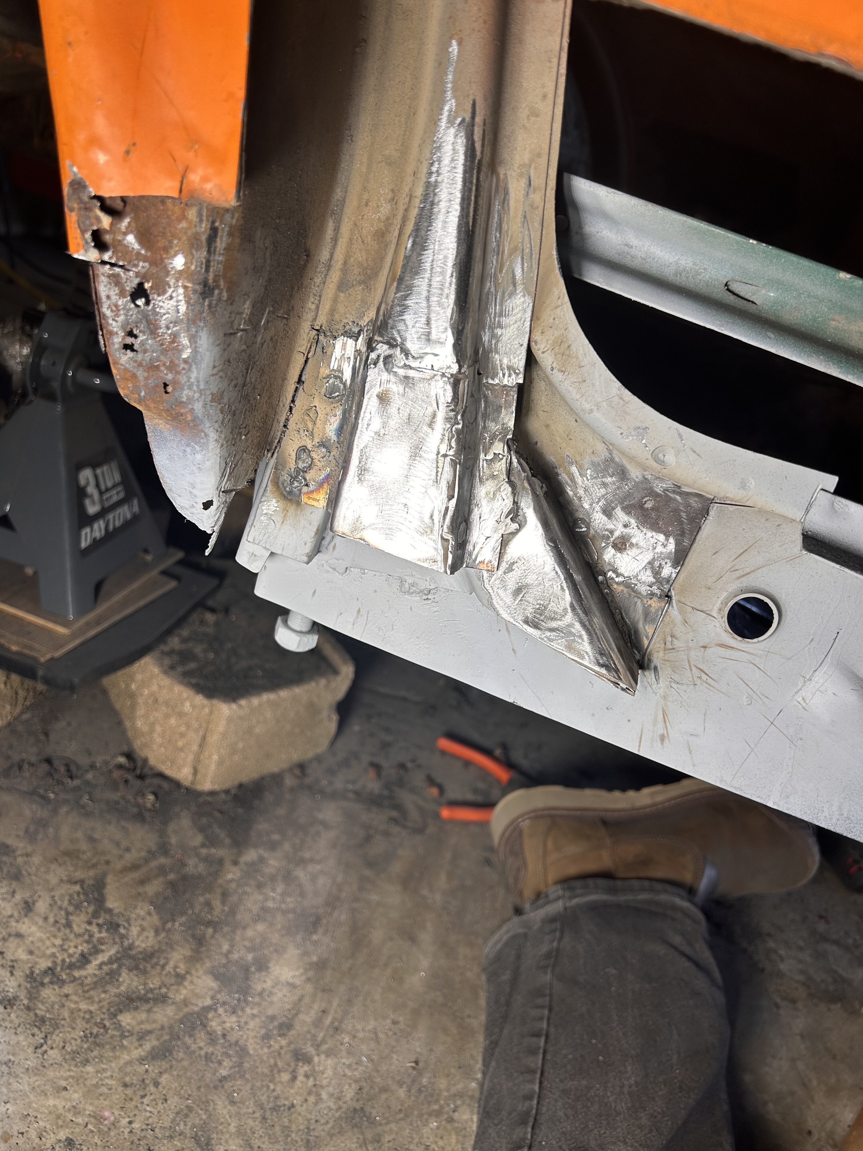 Light Rocker Seam Rust Inner Rocker Repair - Fixing a Rusty Bimmer - 2002FAQ