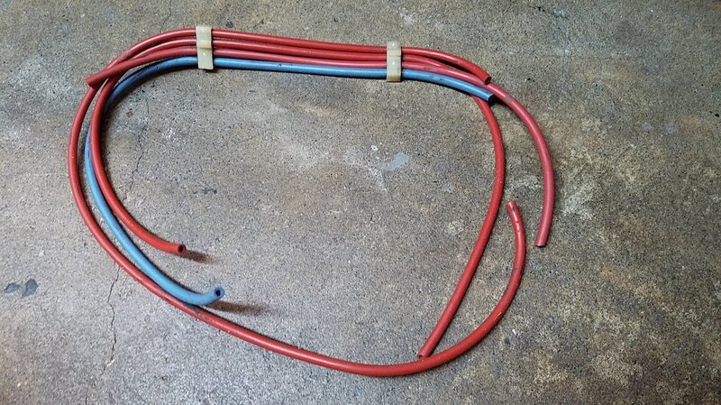 BMW E12 Vacuum hoses 01.jpg